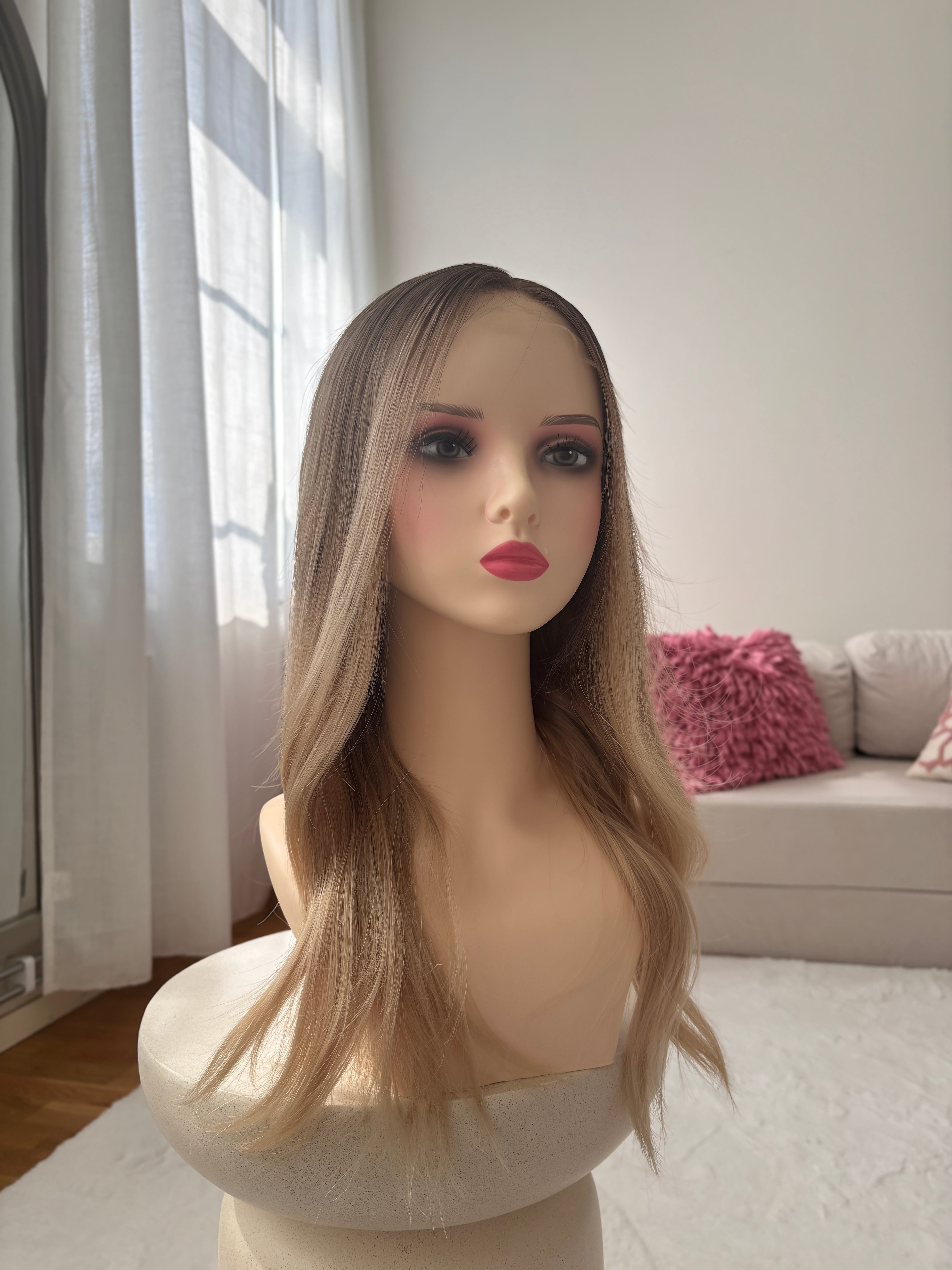 Astrid, Size S, 40cm.